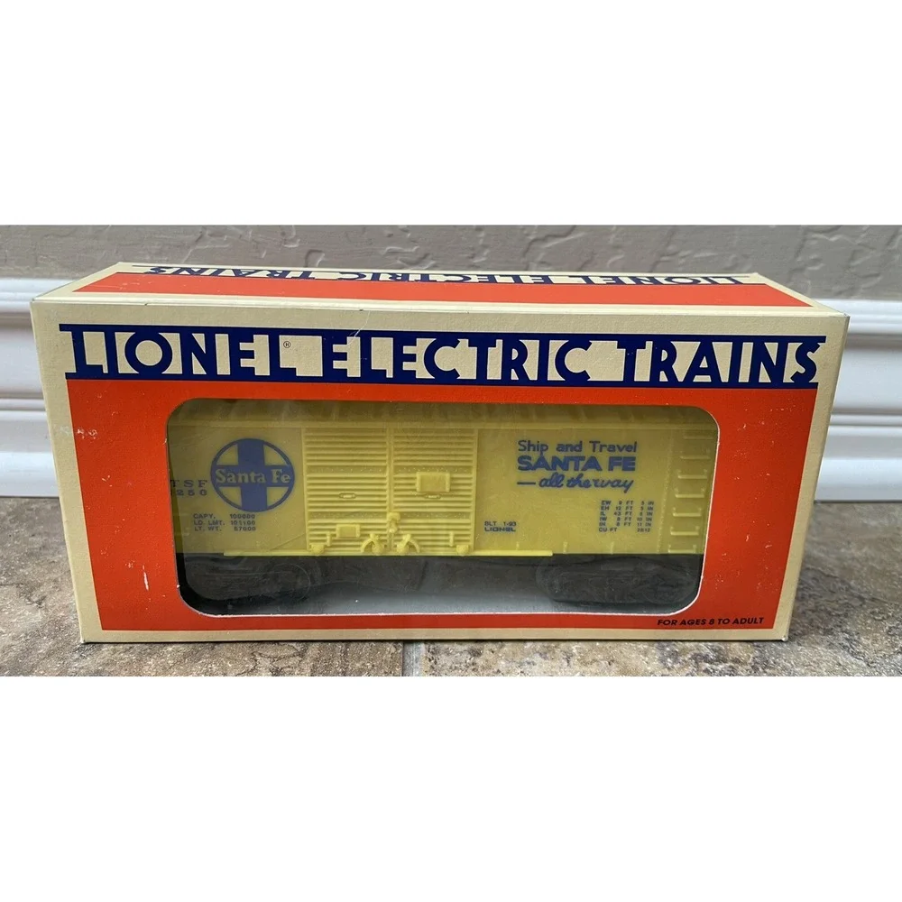 o'o'o . Lionel Train Railroad .. SANTA FE BOXCAR .. 6-16250 .. with Original Box